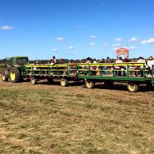 Photo of hayride at Sauchuk Farm